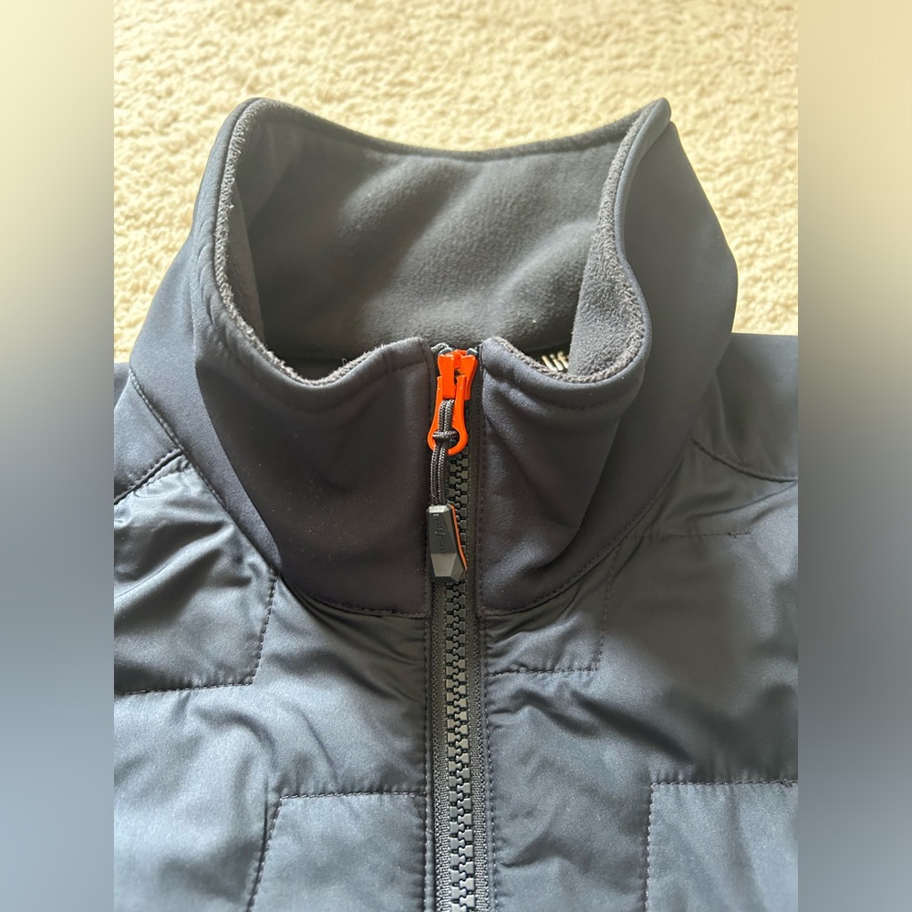 HELLY HANSEN - elegant yet casual, a great look for any occasion - Picture 8 of 12